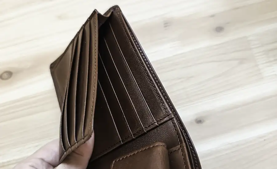 栃木レザーの財布のカードポケット